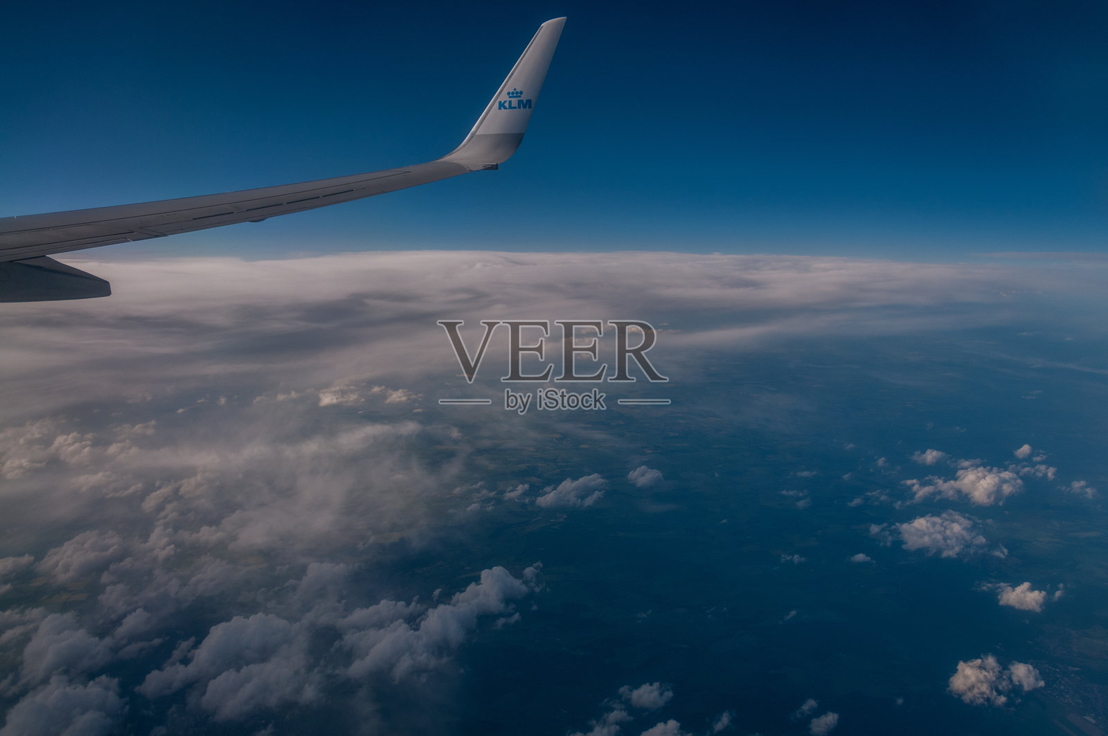 飞回阿姆斯特丹照片摄影图片