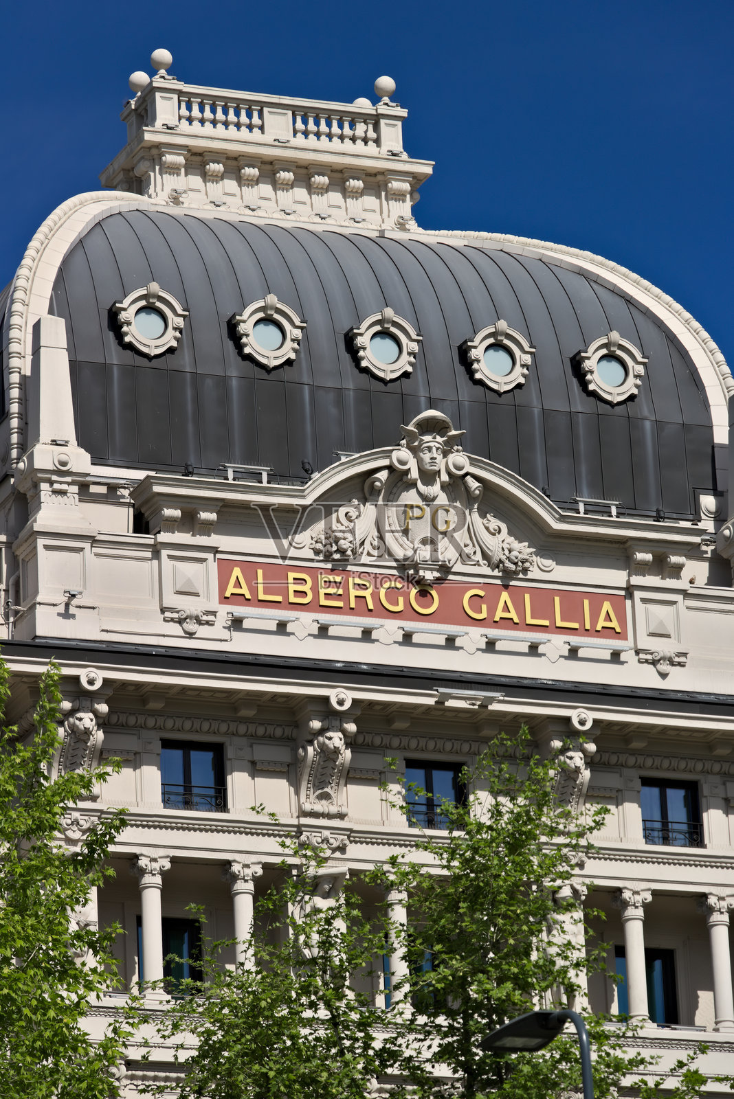 米兰加利亚酒店的外观，最近经过全面翻新照片摄影图片