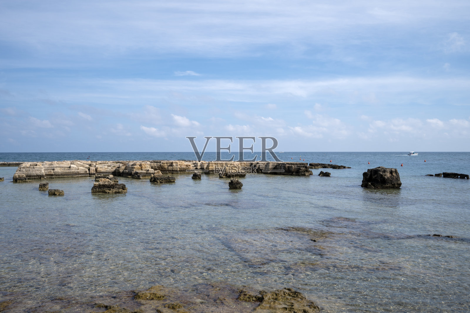 波利尼亚诺的圣维托港海景照片摄影图片