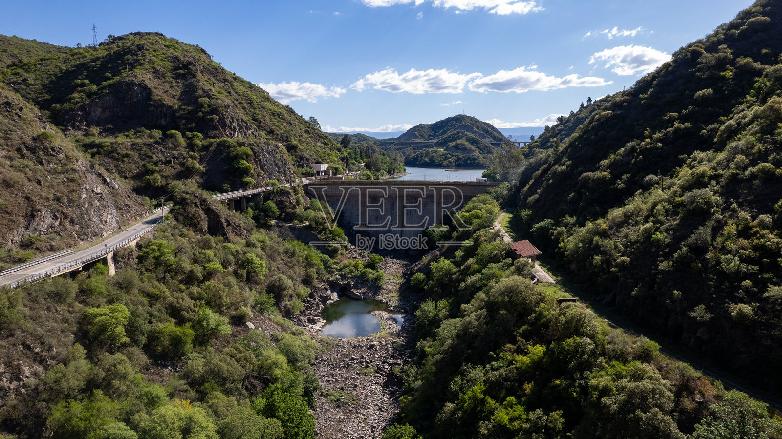 圣罗克水坝，卡洛斯帕斯镇，科尔多瓦，阿根廷。照片摄影图片