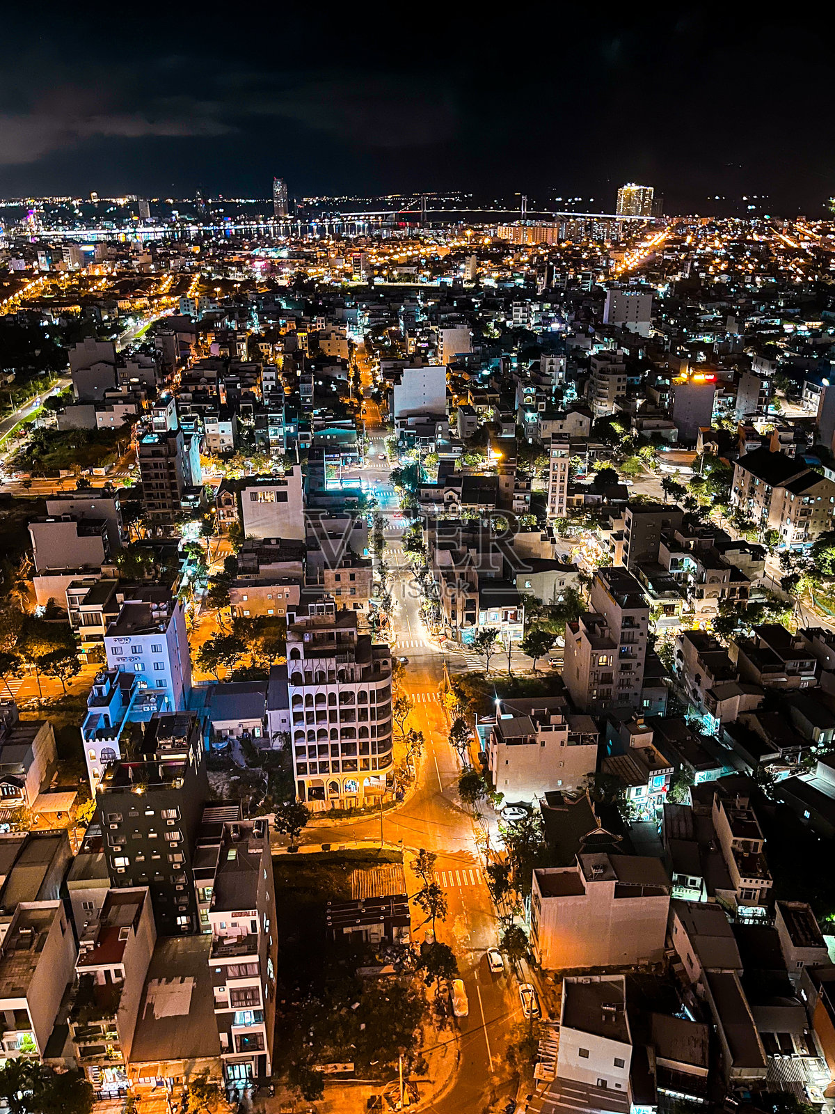 越南岘港城市景观的日落鸟瞰图照片摄影图片