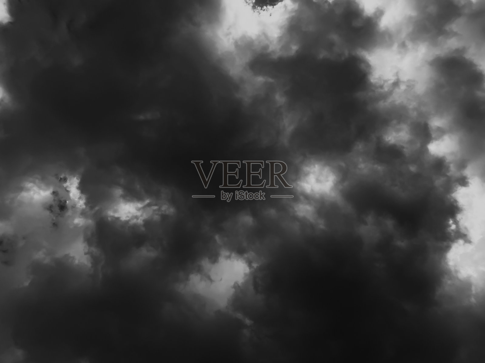 阴暗的灰色天空和云朵照片摄影图片