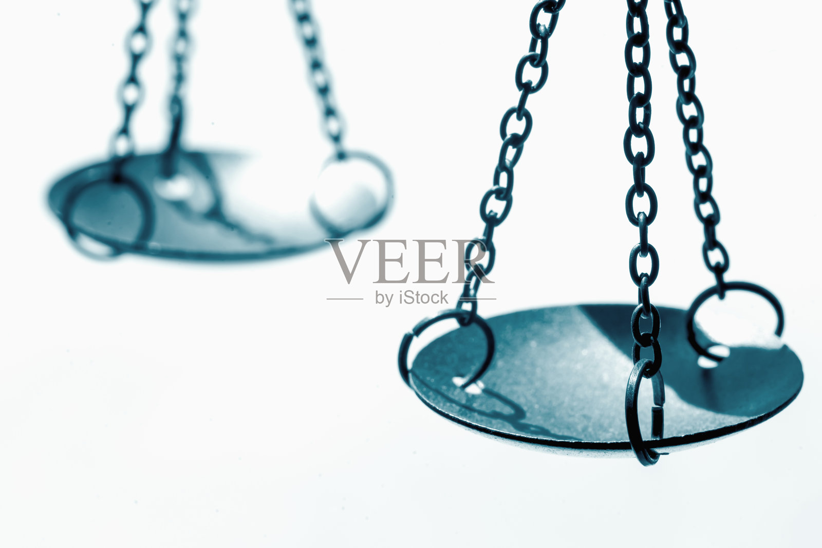 正义的天平。留白。用于设计。选择性焦点。照片摄影图片