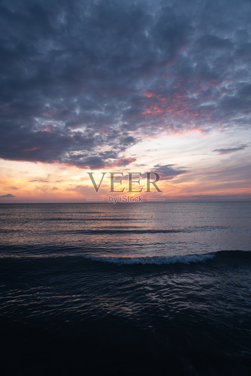 意大利的日落。比萨照片摄影图片