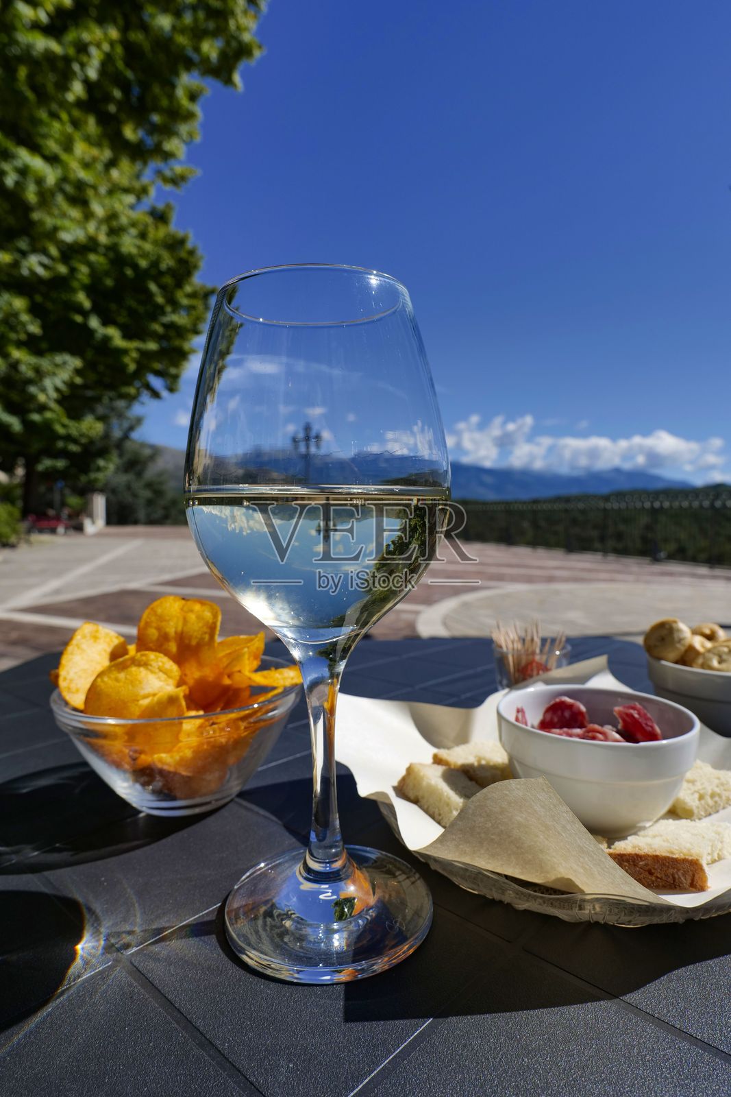 意大利拉齐奥的丰特基亚里村。照片摄影图片