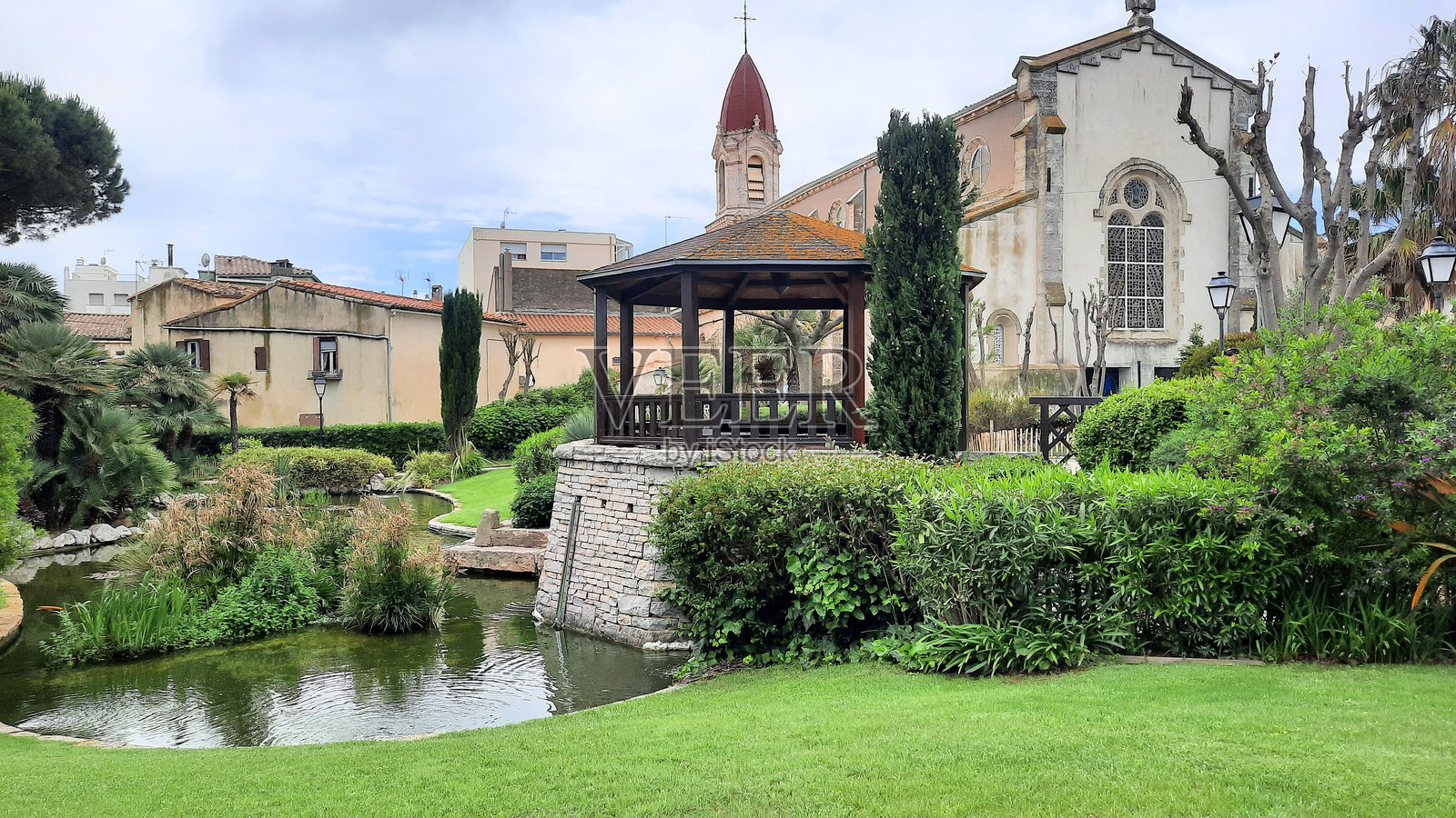 帕拉瓦莱-莱-弗洛，2024年5月照片摄影图片