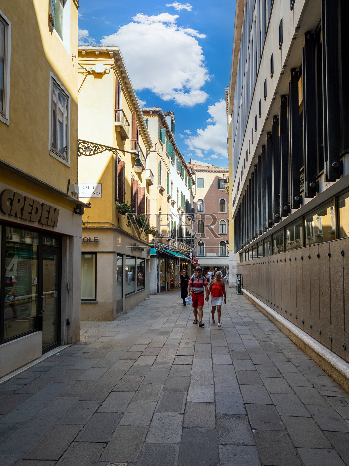 意大利威尼斯的萨利扎达街道分支照片摄影图片