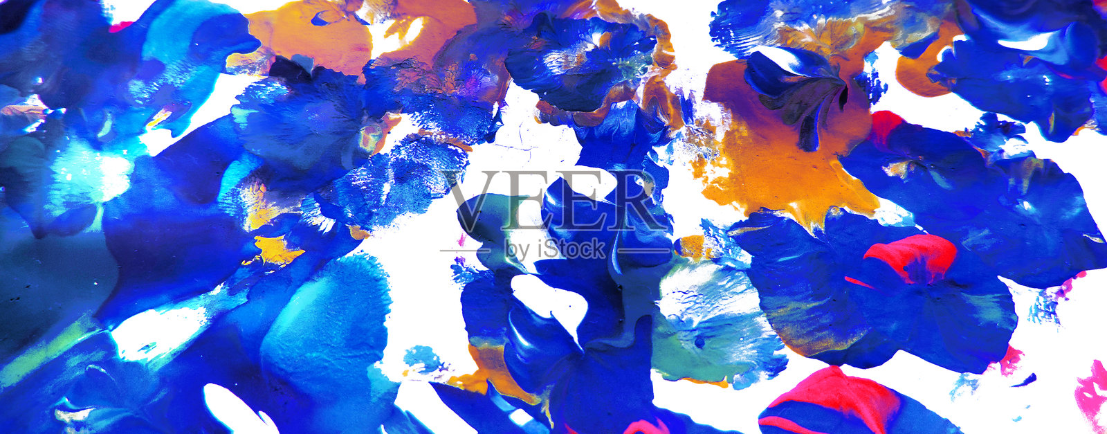 手绘画作。抽象艺术背景，带有斑点和线条。色彩纹理。艺术作品的片段。油漆的笔触。现代艺术。当代艺术。照片摄影图片