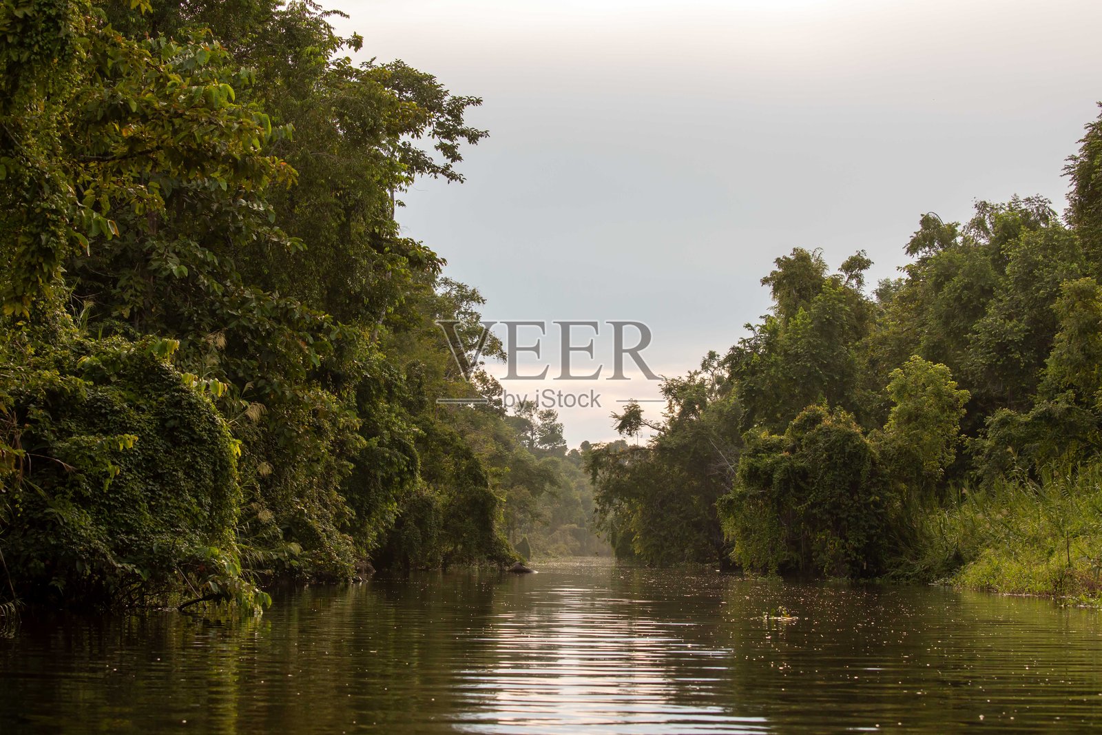 基纳巴塘河的风景照片摄影图片