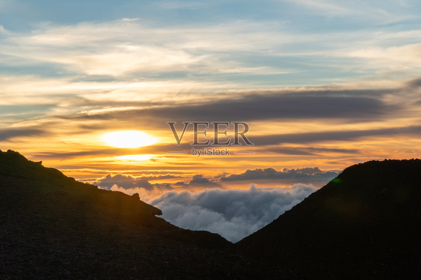 哈雷阿卡拉日出 - 毛伊岛，夏威夷照片摄影图片