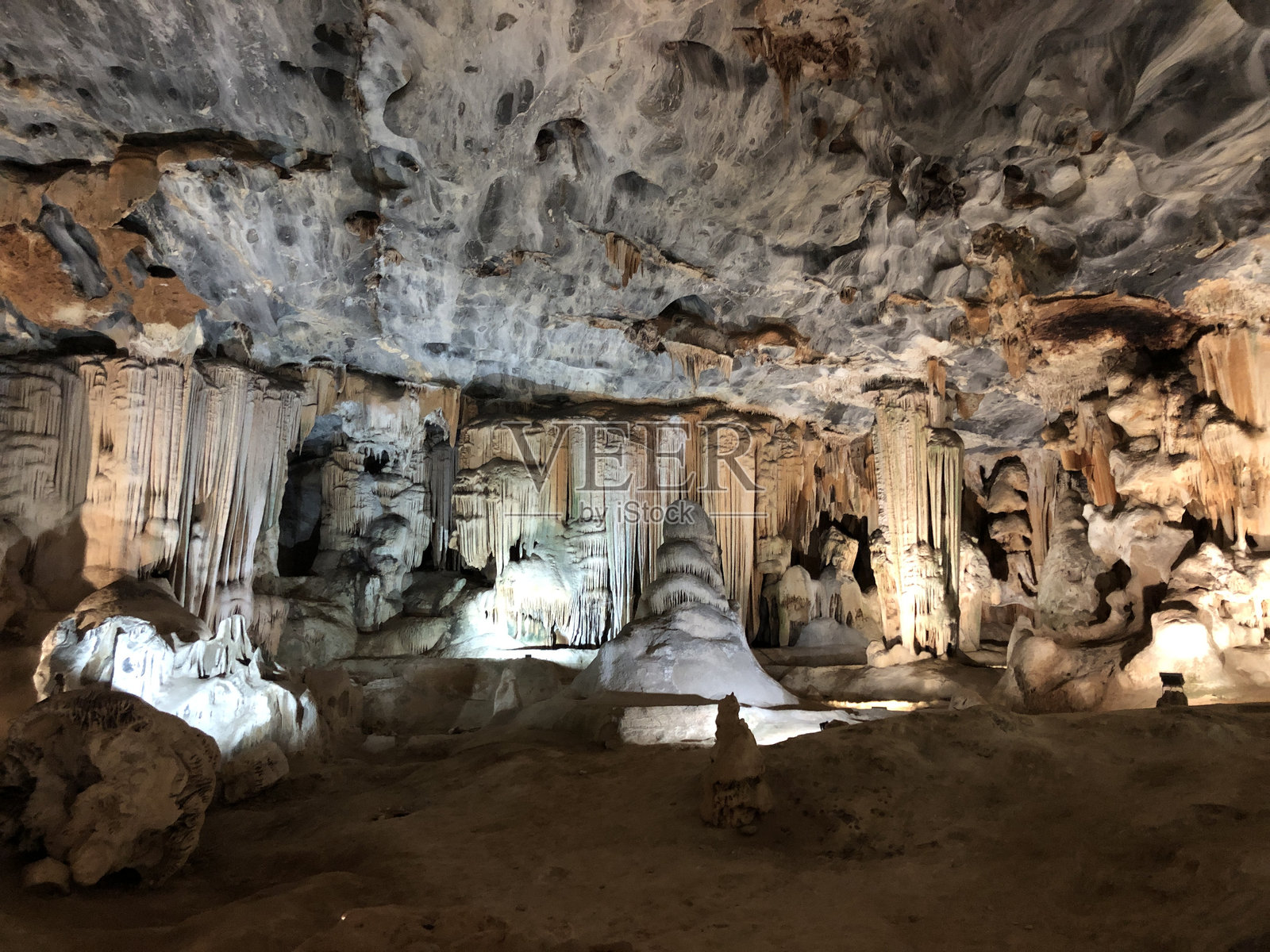 南非奥茨霍恩的康戈洞穴中的一个美丽洞穴照片摄影图片