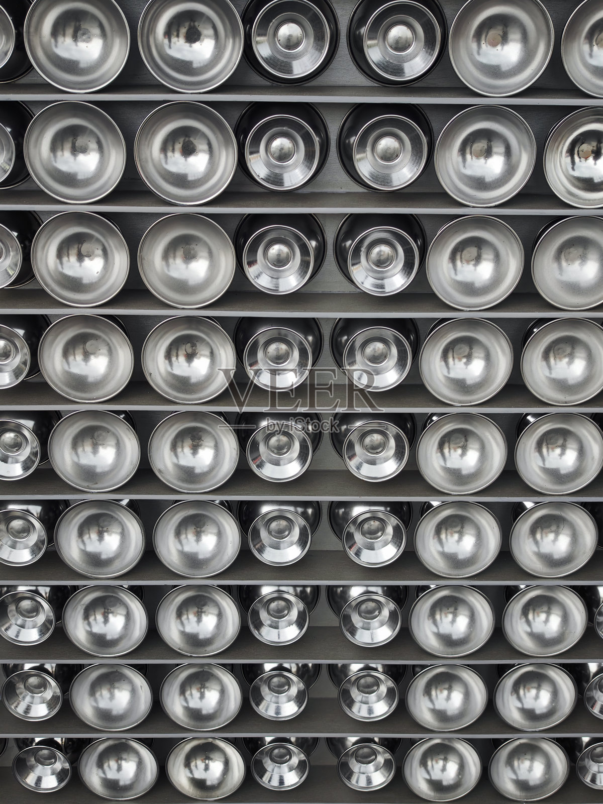 金属杯照片摄影图片