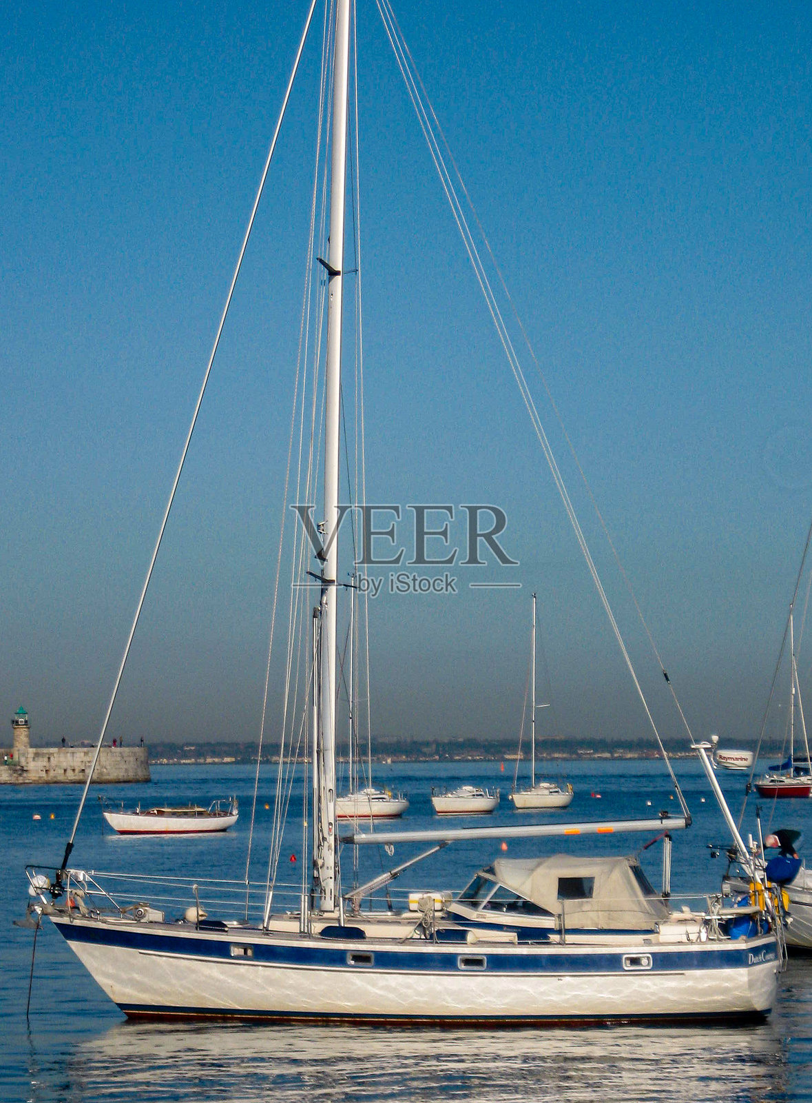 都柏林邓拉赫伊港口的船只照片摄影图片