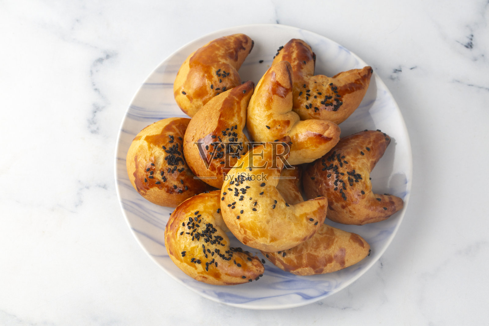 来自土耳其美食；月亮糕点非常美味 - 土耳其名称：ay pogaca 或 ay coregi照片摄影图片