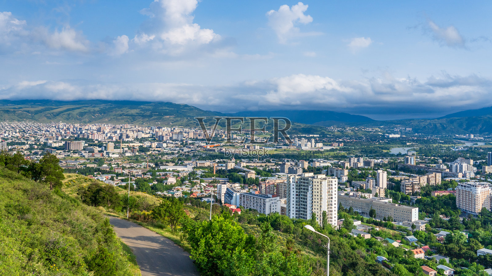 从格鲁吉亚编年史俯瞰第比利斯市景照片摄影图片