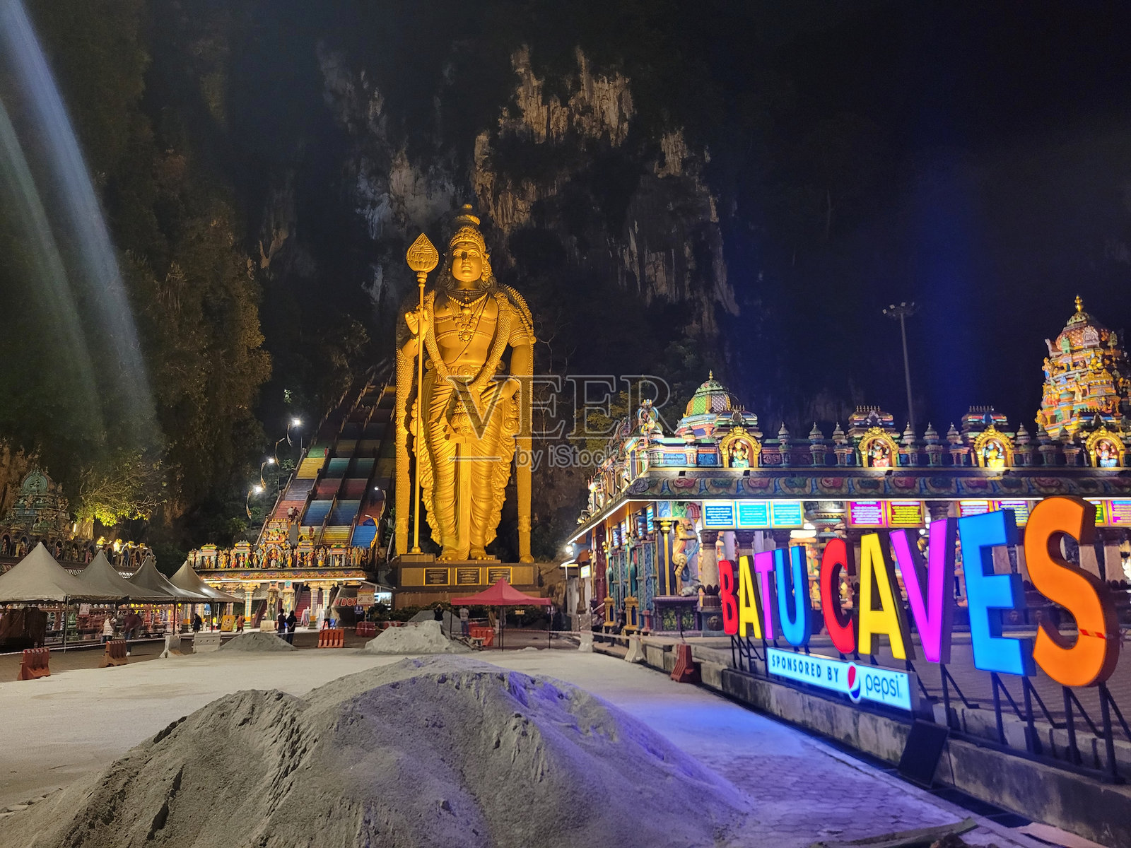 马来西亚吉隆坡的巴图洞穆鲁干寺照片摄影图片