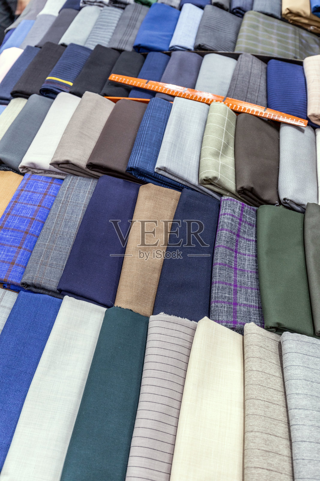 展示待售的面料照片摄影图片