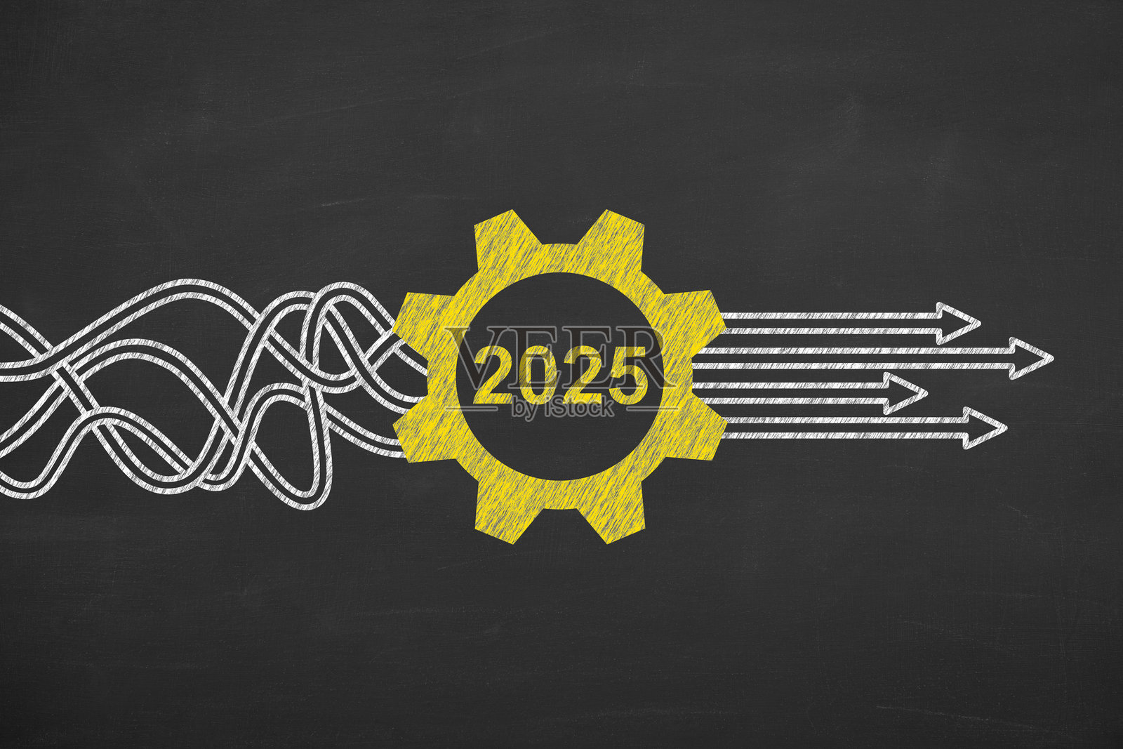 2025年服务解决方案概念在黑板背景上照片摄影图片