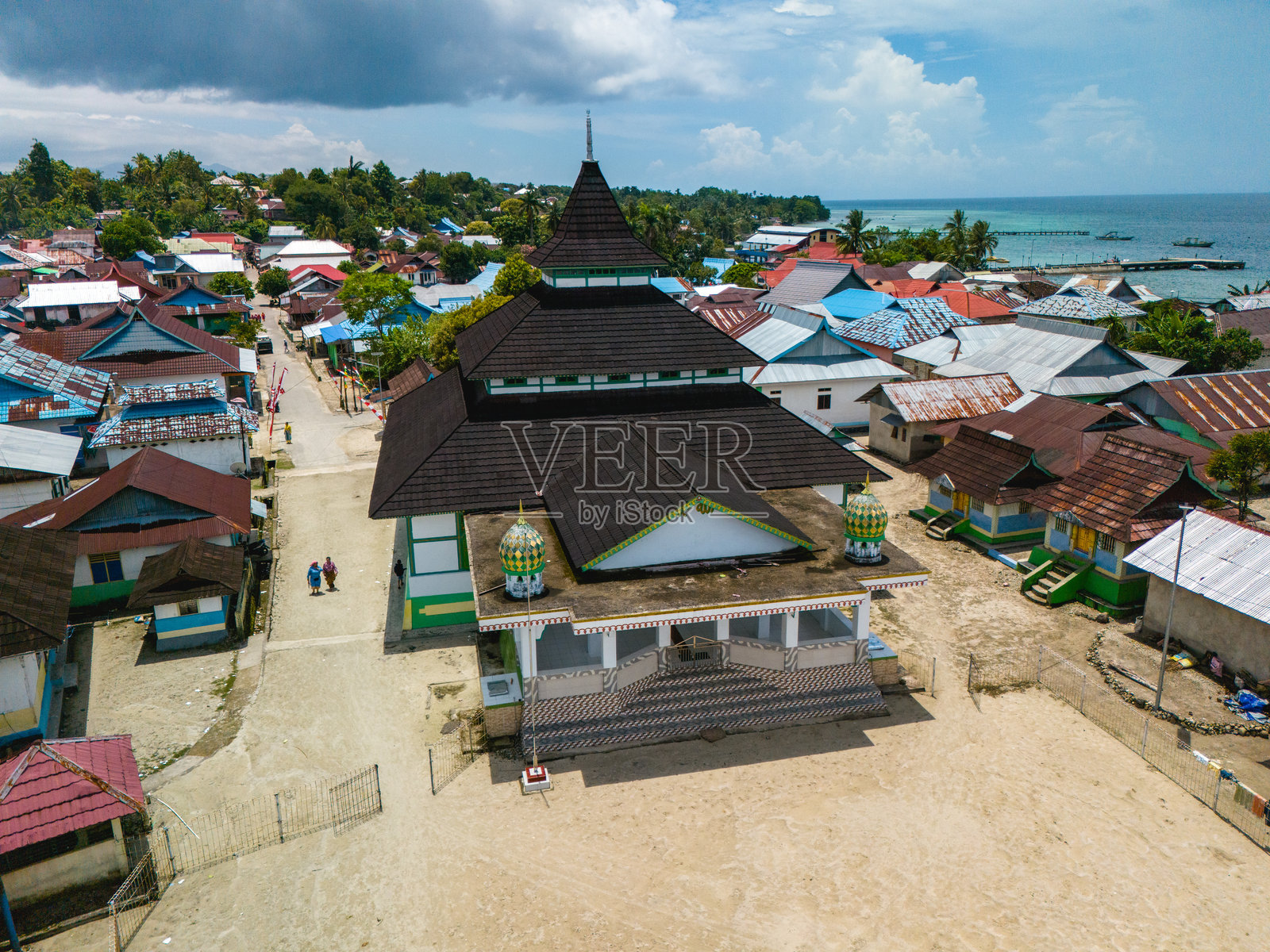 哈鲁库岛的佩劳村，马鲁古省照片摄影图片