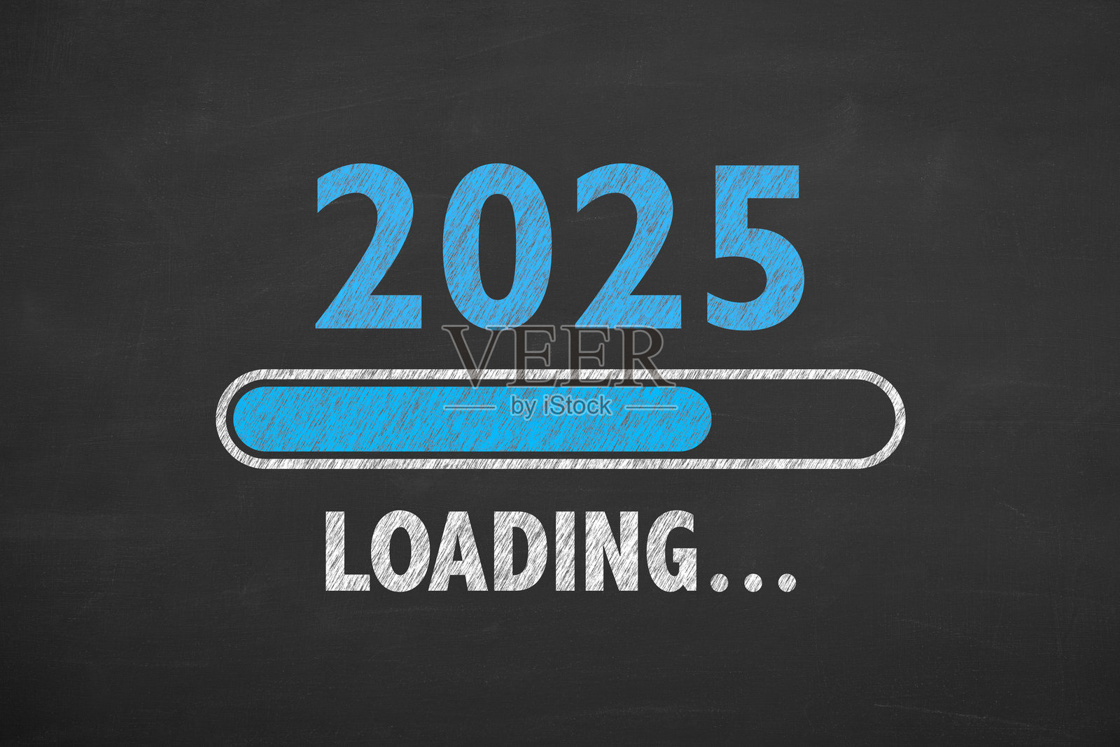 在黑板背景上书写2025新年倒计时照片摄影图片