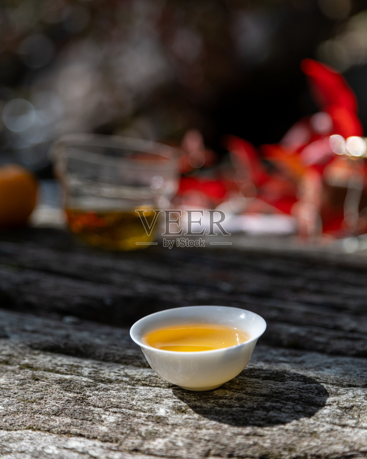 秋天在溪边喝茶，中华茶照片摄影图片