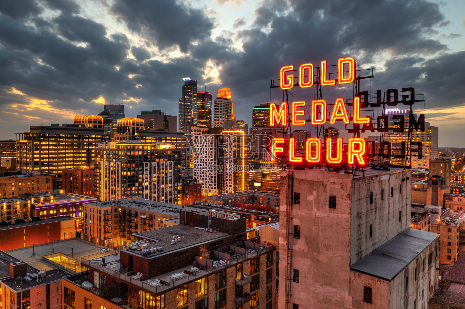 金牌黄昏照片摄影图片