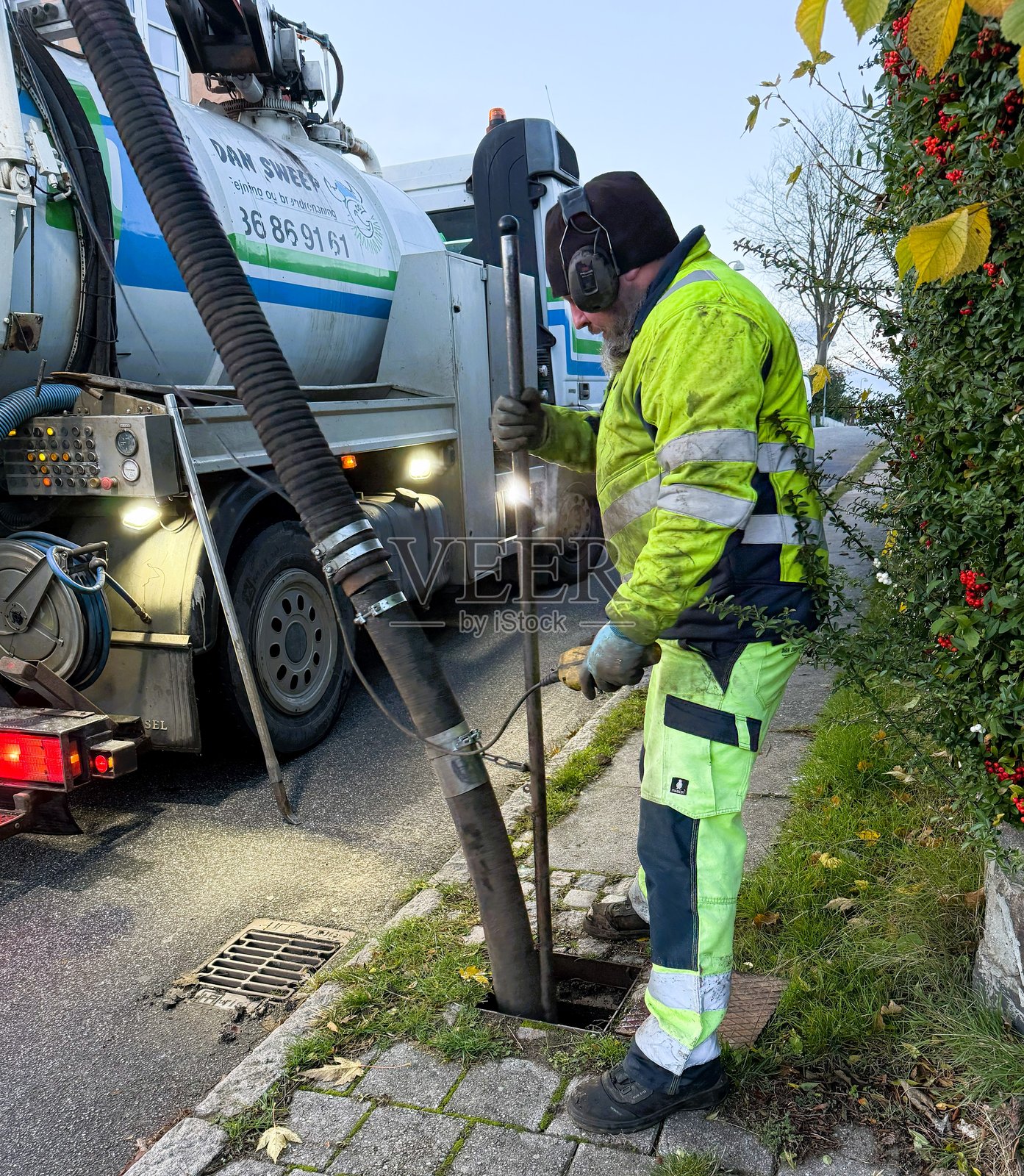 吸尘和排水维护：为暴雨和气候变化做好准备照片摄影图片