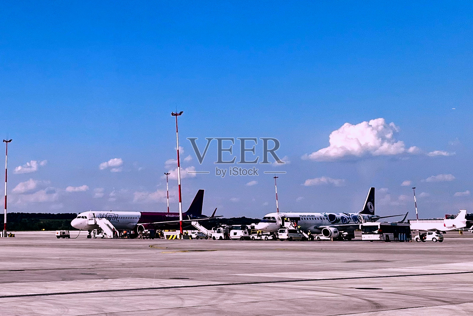 约翰·保罗二世克拉科夫机场的商业飞机照片摄影图片