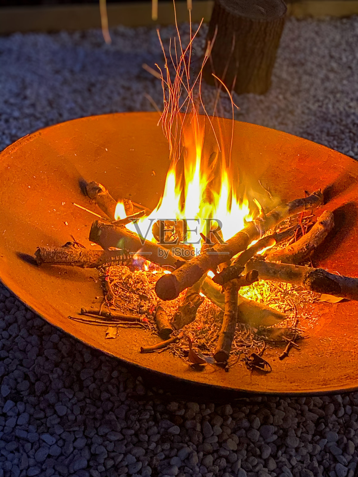 后院火坑照片摄影图片