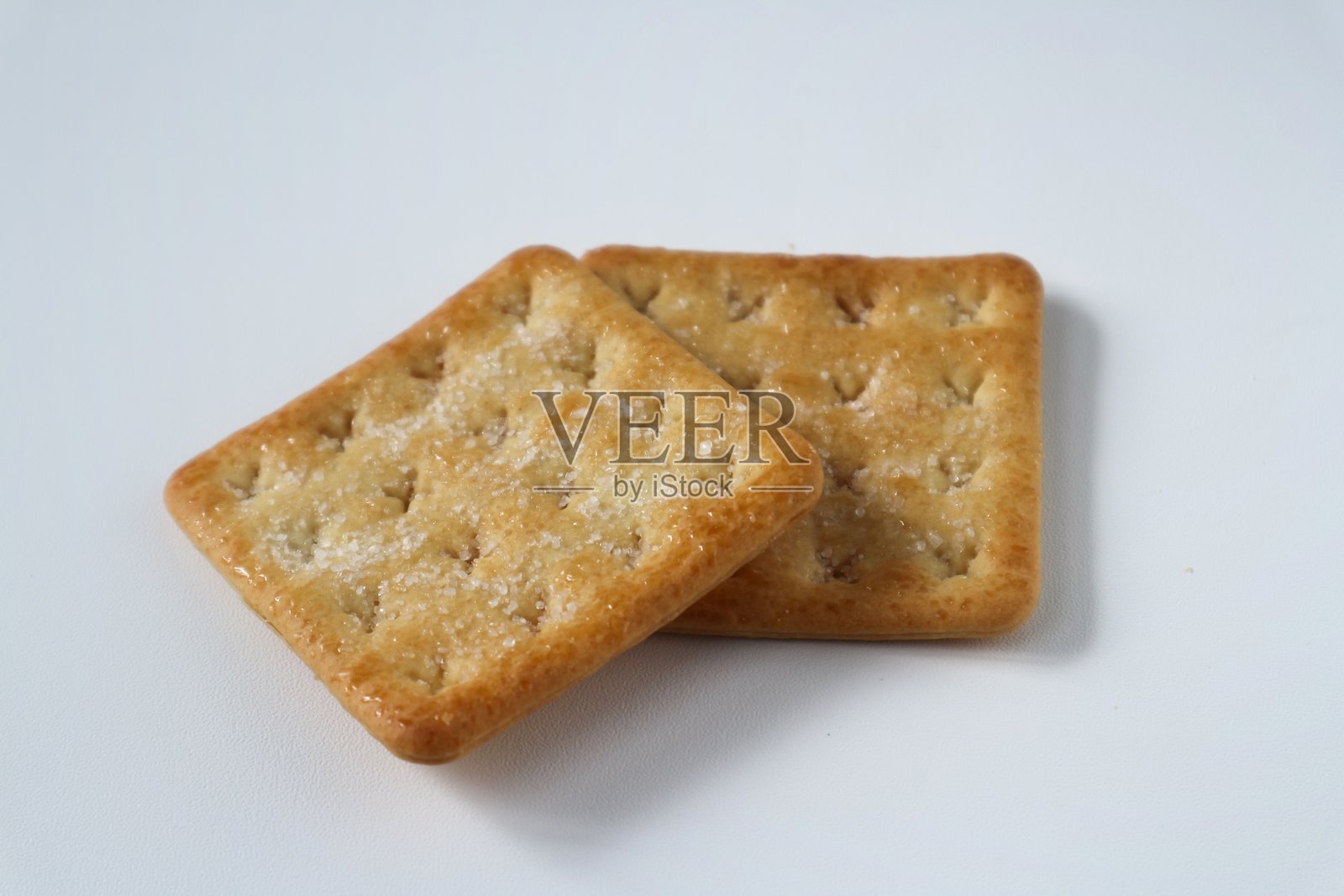 干脆甜脆饼干，背景为白色照片摄影图片