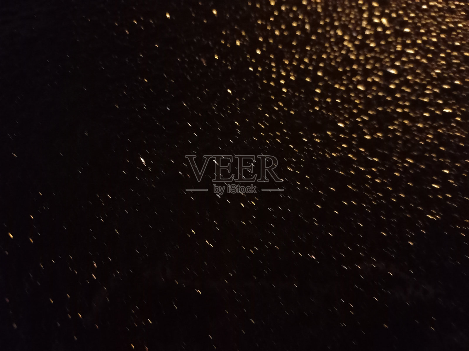 像太空的雨滴照片摄影图片