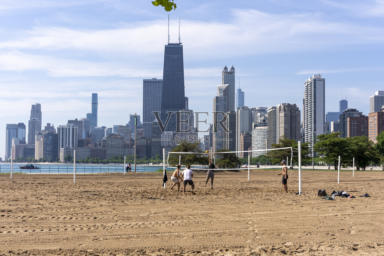 沙滩排球与芝加哥天际线照片摄影图片