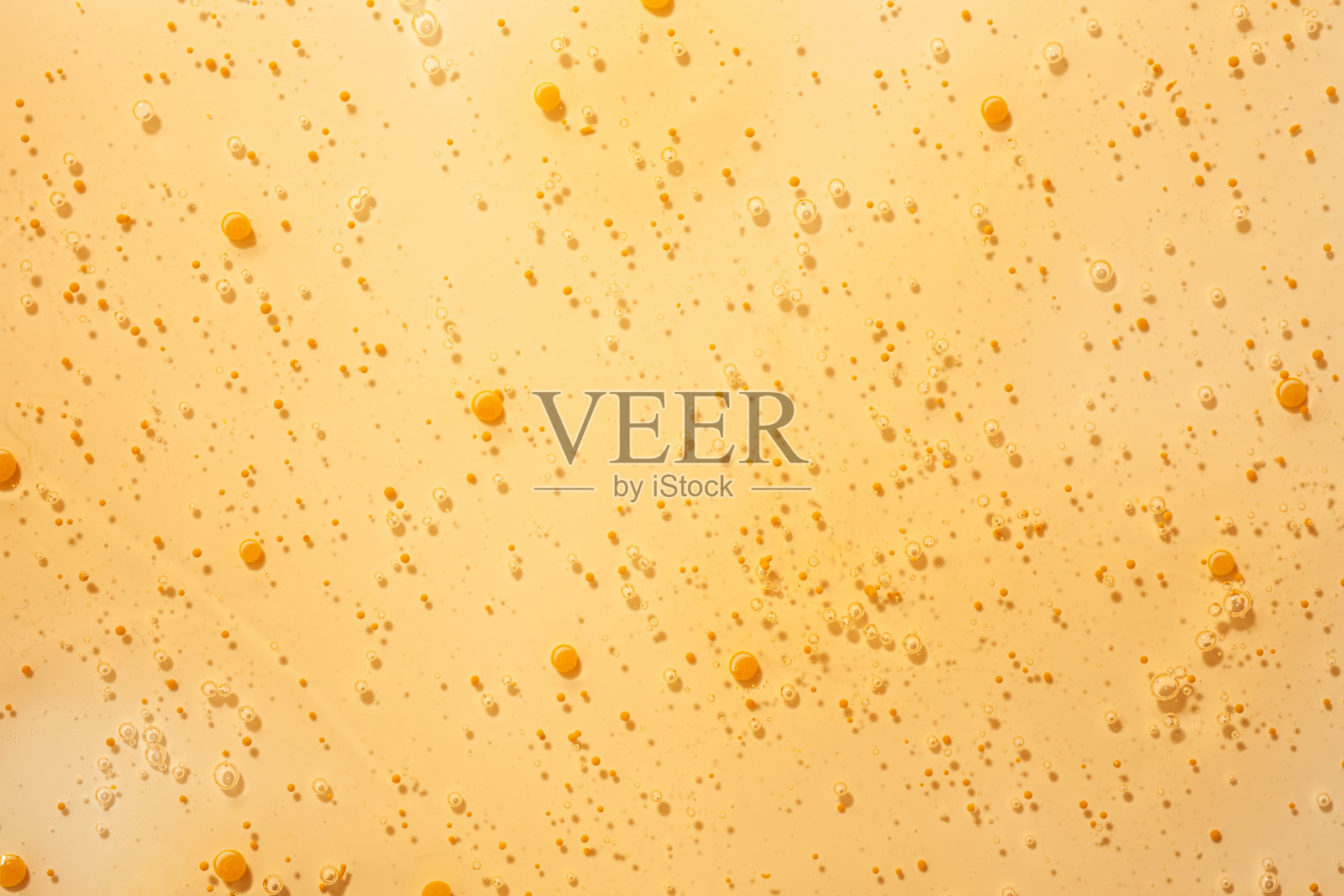 含有聚合物颗粒、盐或糖的身体、面部或头皮磨砂胶样本照片摄影图片