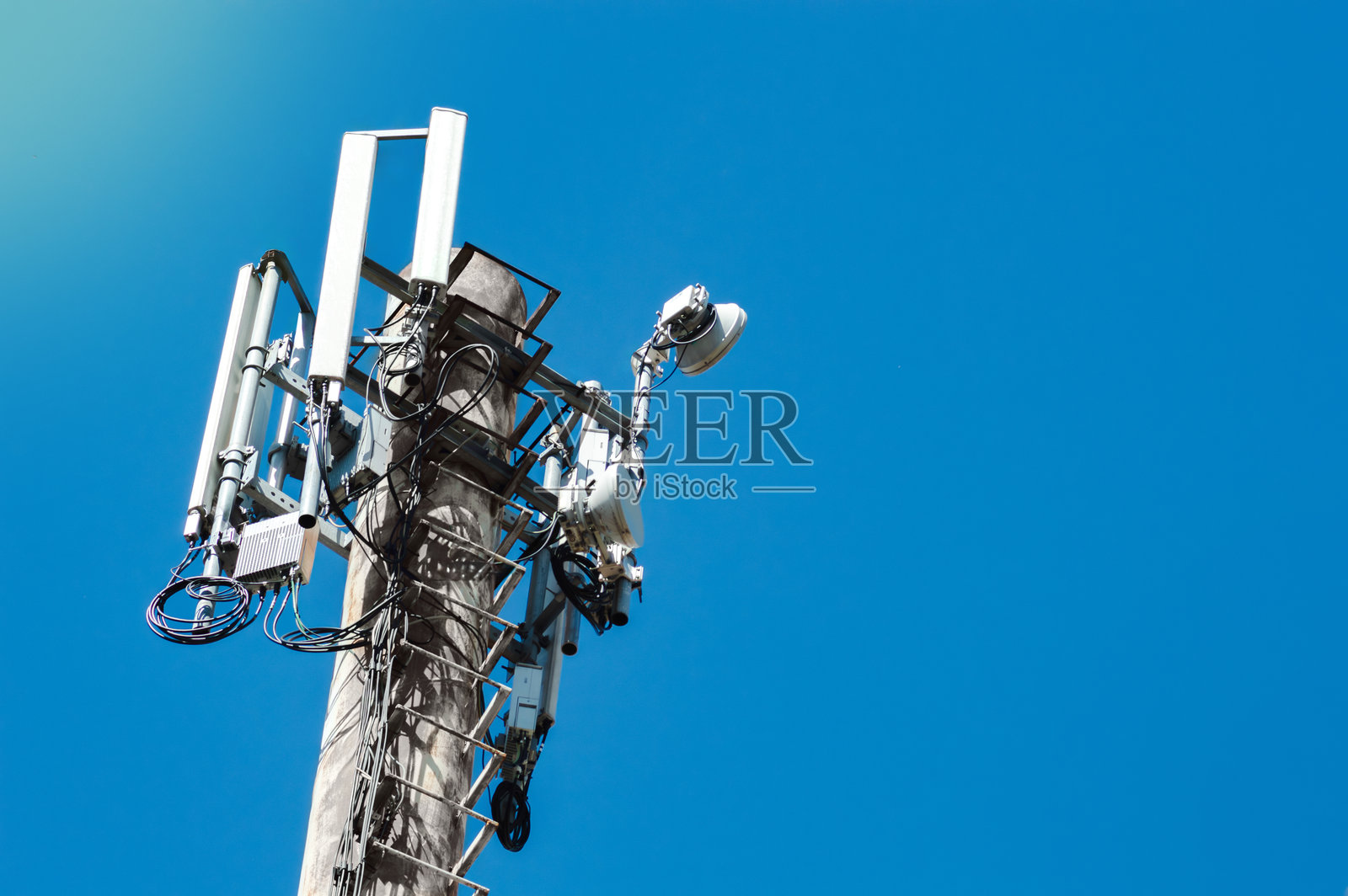 4G和5G信号塔照片摄影图片