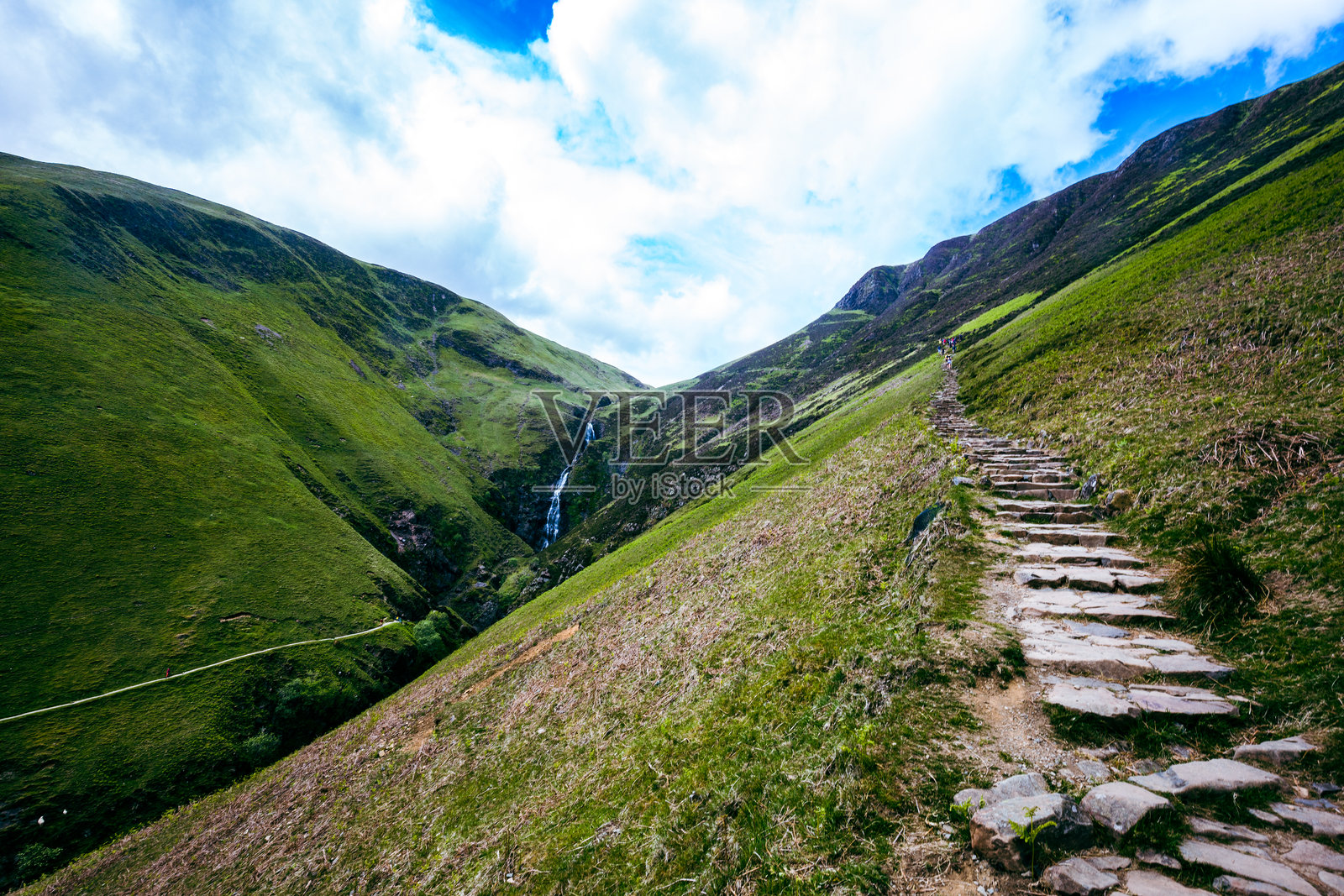 灰马尾瀑布，位于苏格兰莫法特附近照片摄影图片