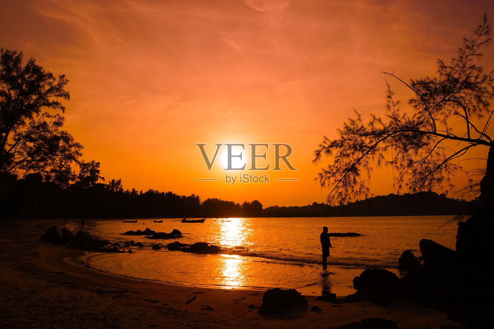 泰国帕亚姆岛的日落照片摄影图片