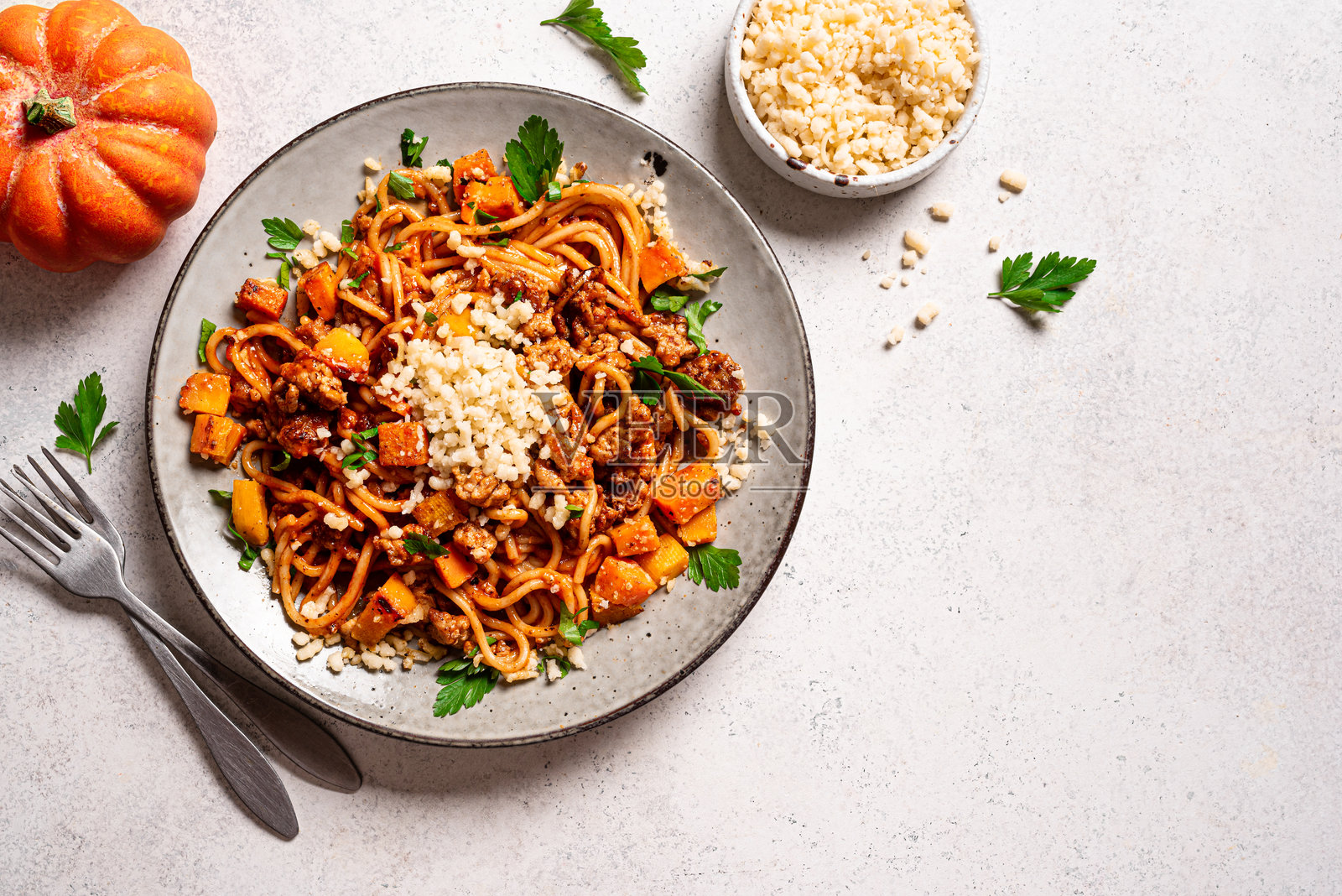 南瓜牛肉博洛尼亚意大利面照片摄影图片