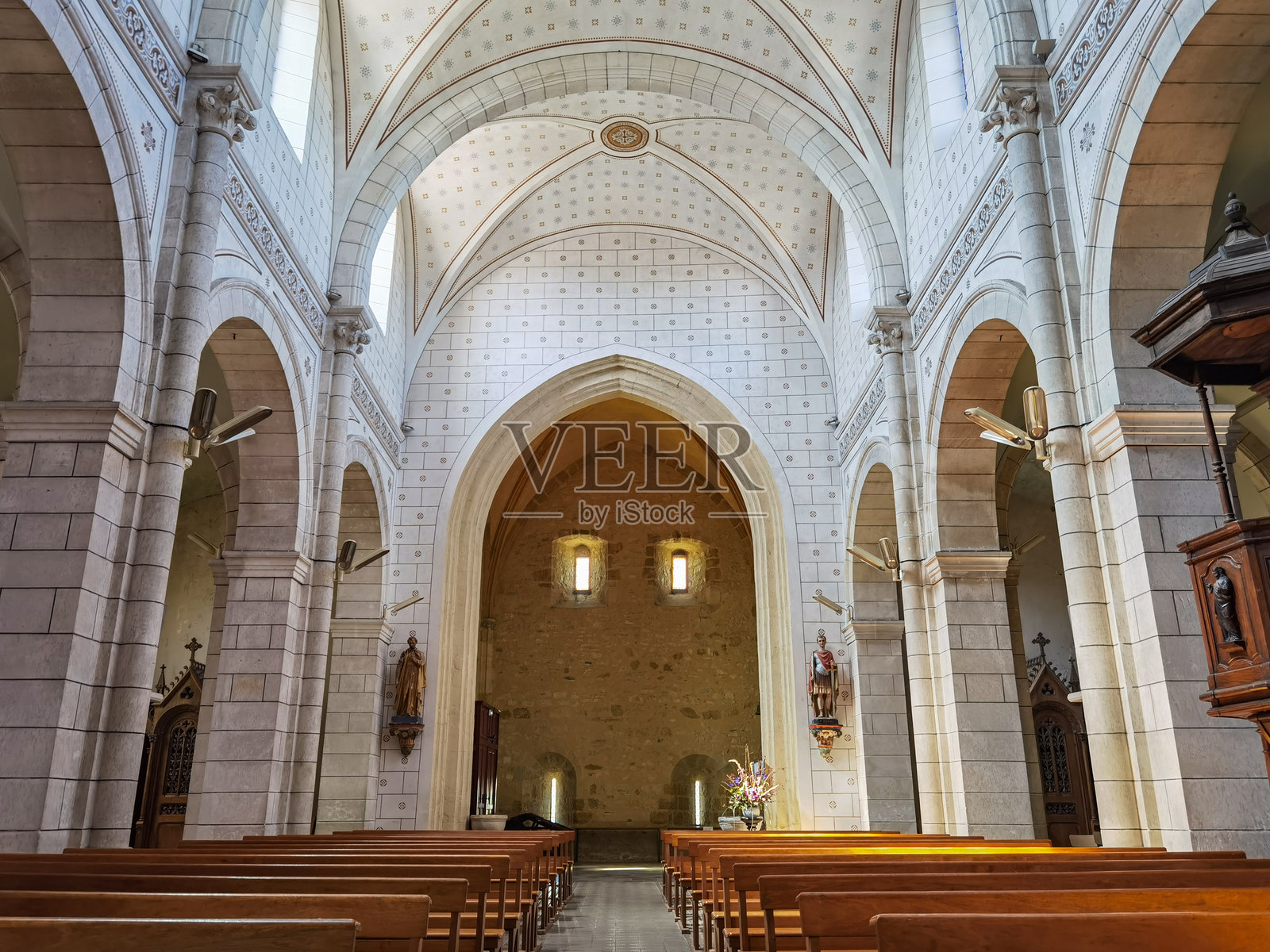 马雷姆内圣乔治教堂的内部照片摄影图片