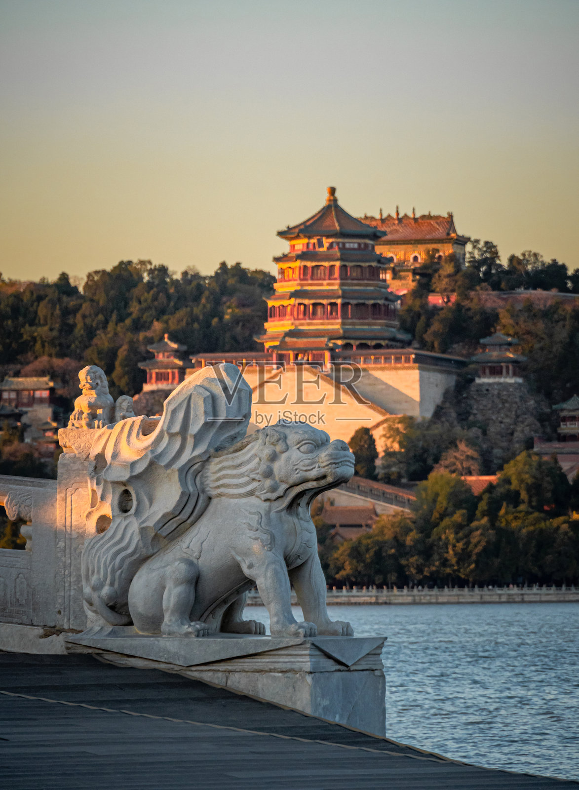 北京颐和园的皇家狮子照片摄影图片