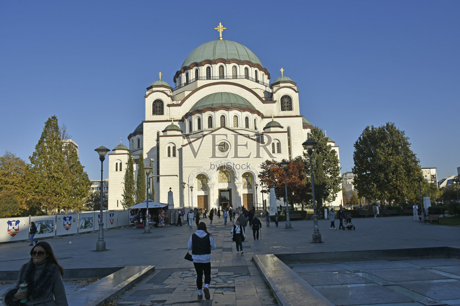 贝尔格莱德圣萨瓦教堂,塞尔维亚东正教教堂,欧洲,秋季照片摄影图片