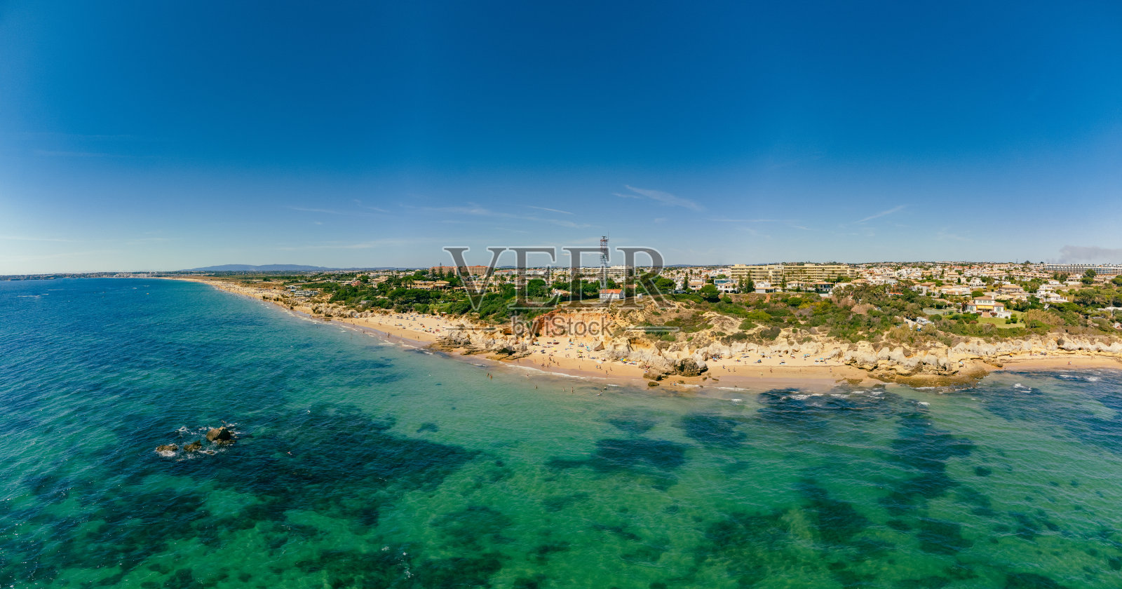 阿尔加维，葡萄牙，阿尔布费拉和阿尔马卡奥·德·佩拉附近的加莱海滩全景鸟瞰图照片摄影图片