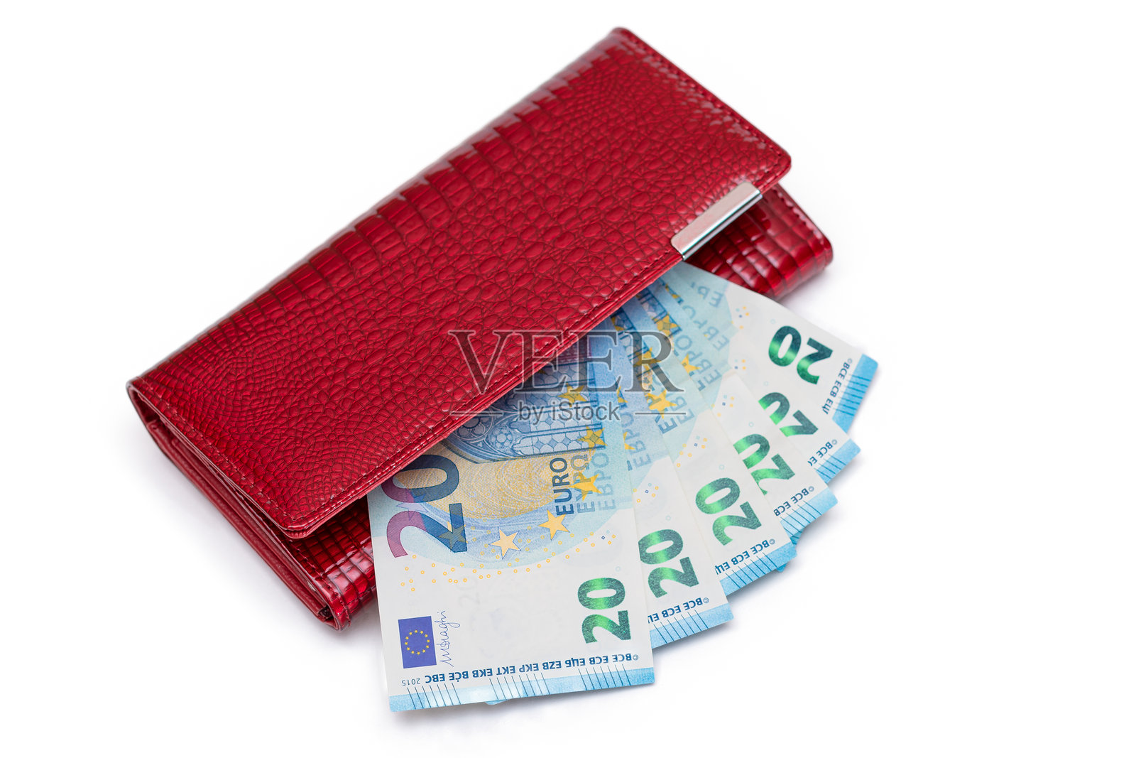 红色皮革女钱包，内含二十欧元钞票 - 背景为白色照片摄影图片