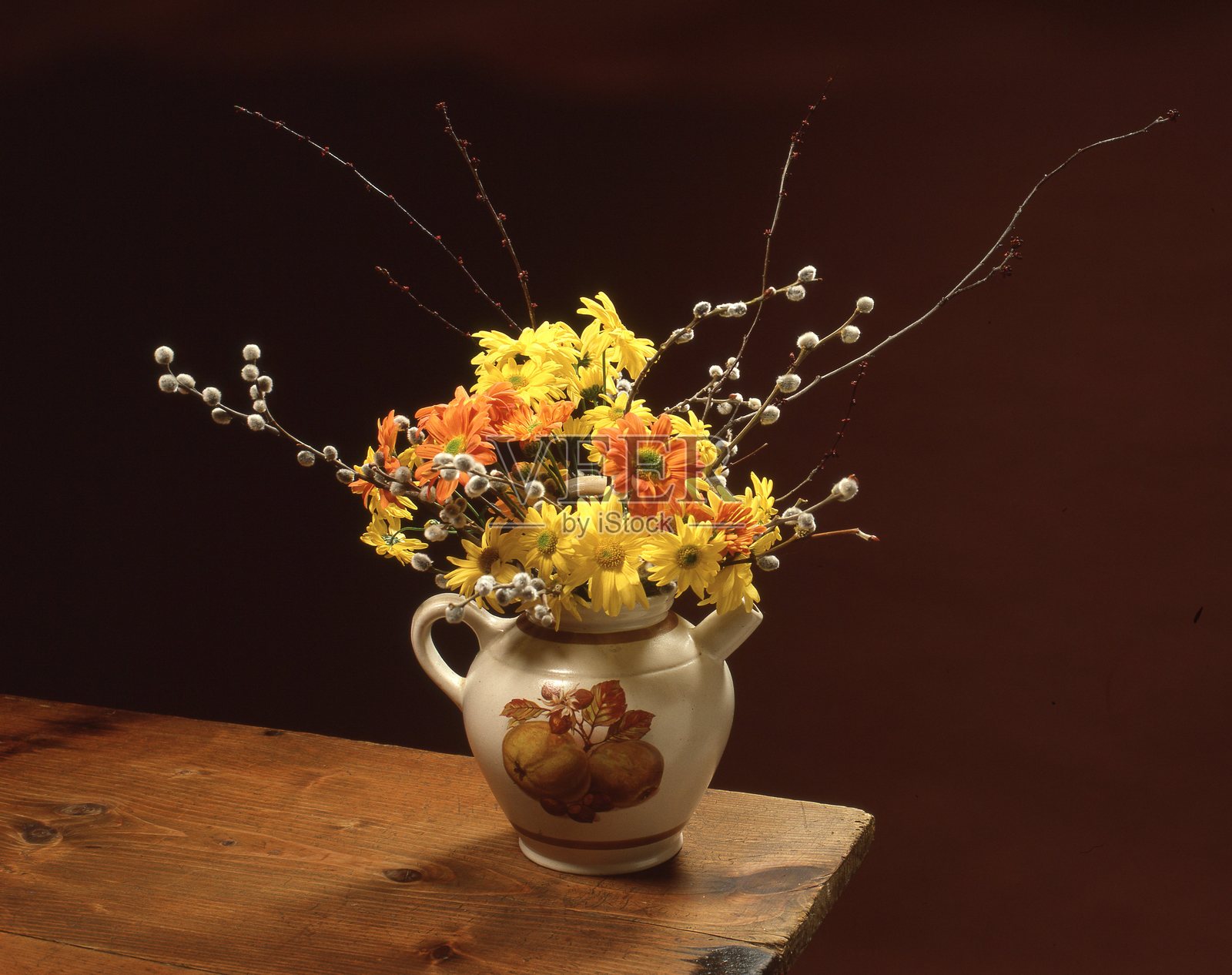 花瓶中的花朵特写照片摄影图片