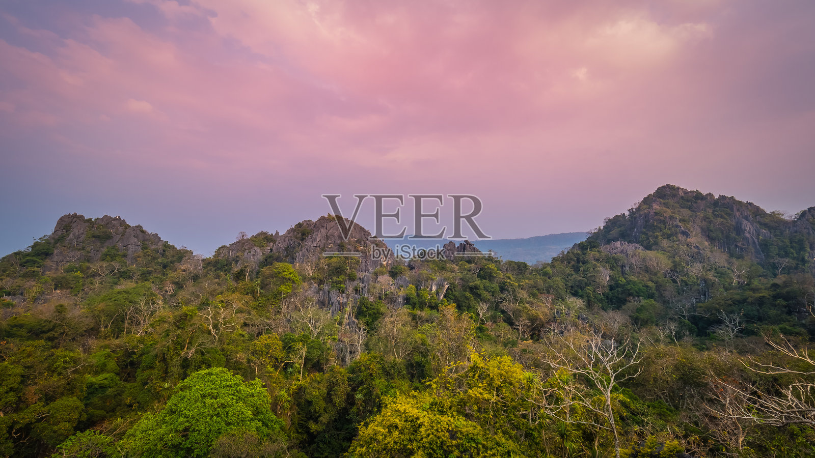 山脉与天空的美丽景色照片摄影图片
