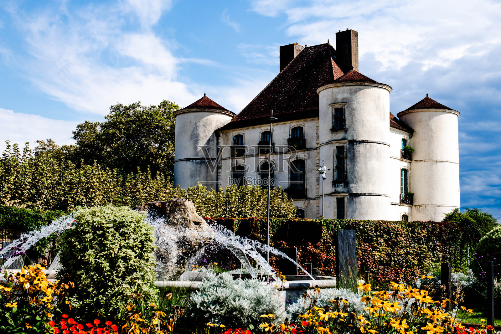 新阿基坦地区佩雷奥拉德镇的市政厅照片摄影图片