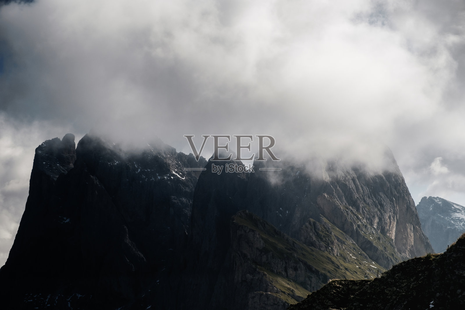 意大利的塞切达山脉照片摄影图片