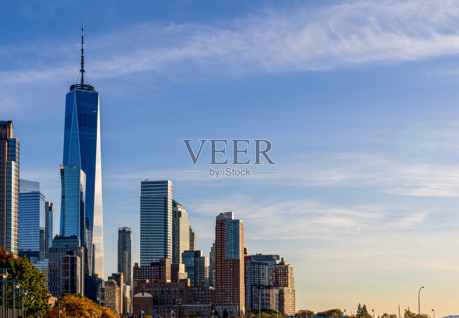 纽约市下曼哈顿和世贸中心一号或自由塔照片摄影图片