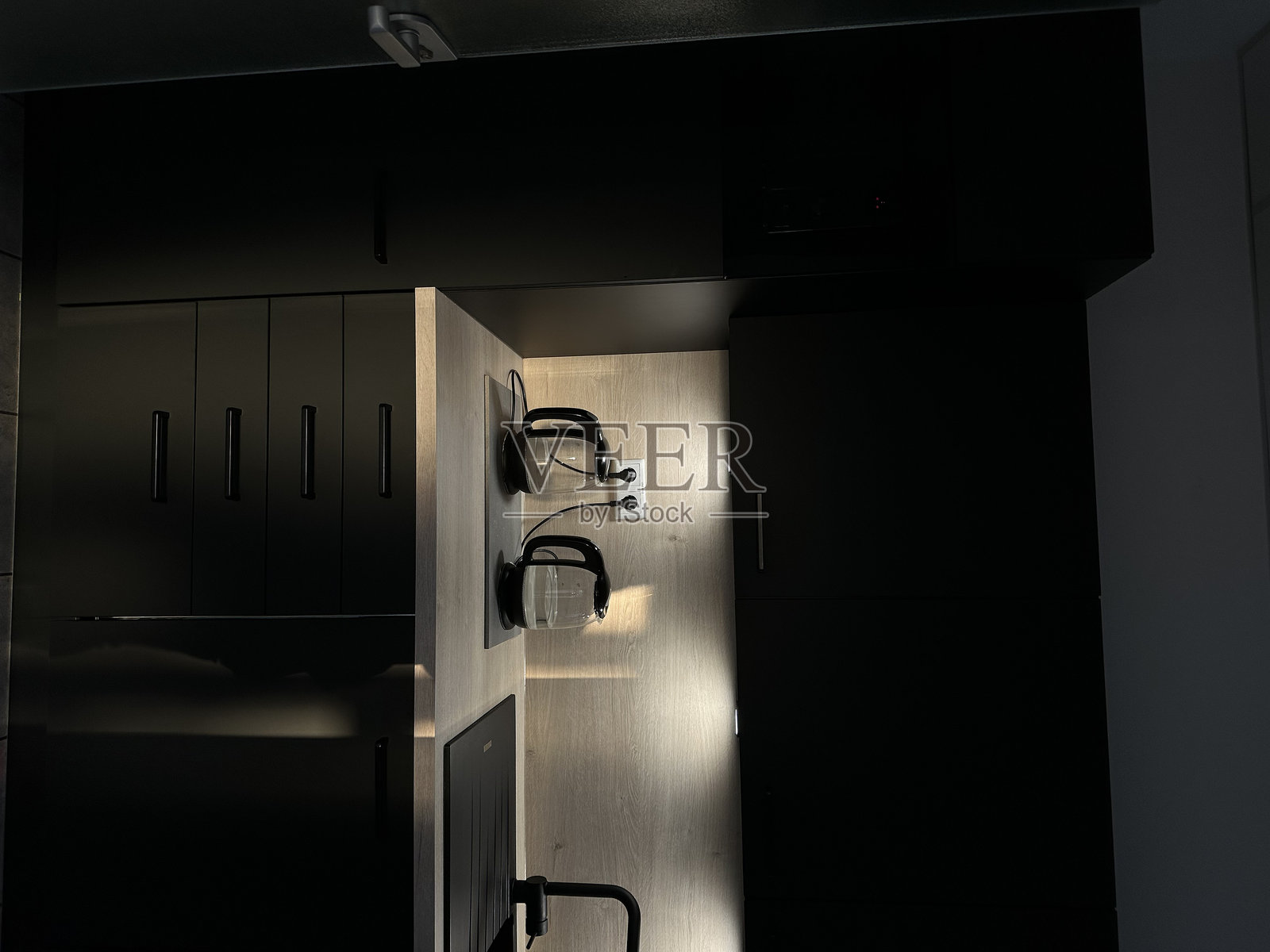 现代黑白厨房照片摄影图片