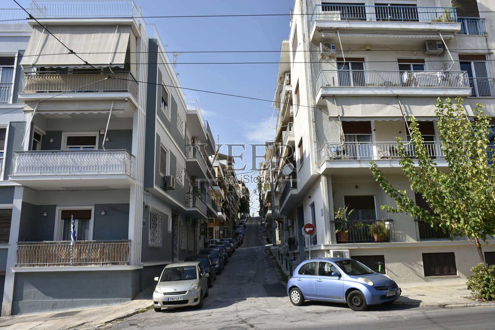 雅典希腊比雷埃夫斯港口，停车场，陆地交通工具，建筑外观，阿提卡地区照片摄影图片