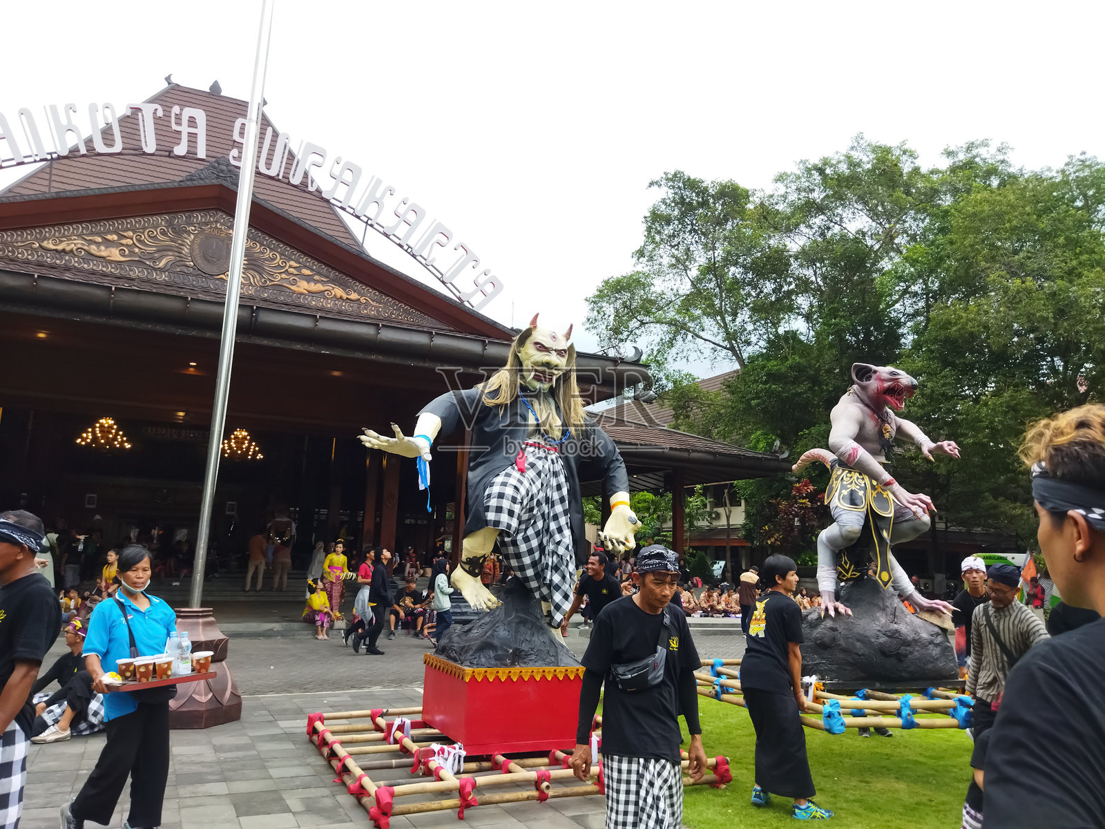 艺术与文化嘉年华及在宁静日庆祝的ogoh-ogoh照片摄影图片